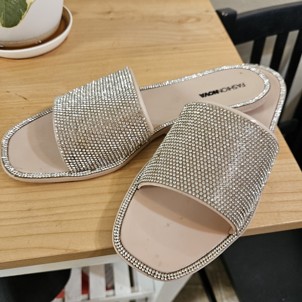Fashion Nova Sparkly Women's Slide Sandals - Picture 5 of 5